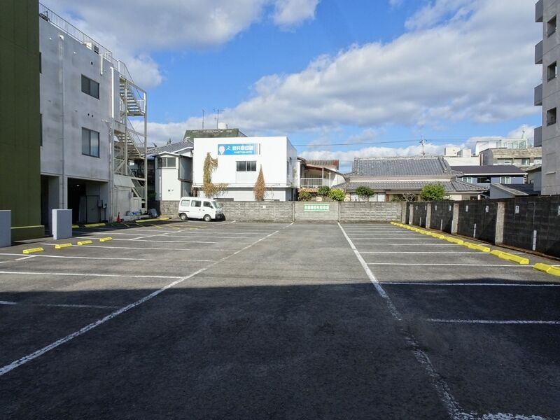 佐藤斎場新館 駐車場１