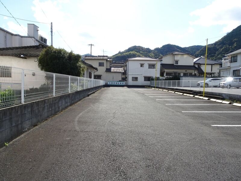 佐藤斎場新館 駐車場２