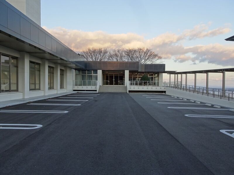 秋草葬斎場 駐車場２