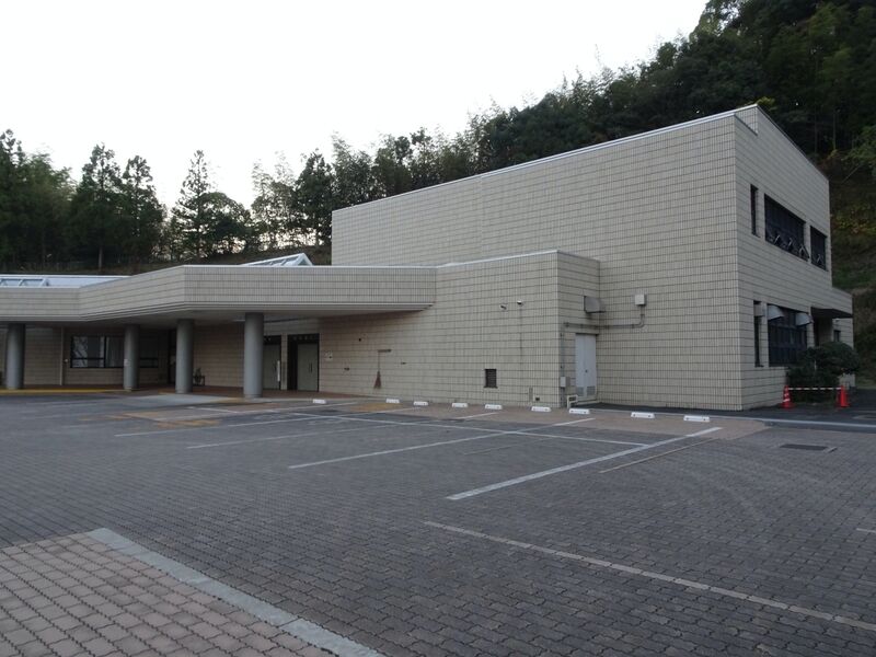 臼津葬斎場 外観３