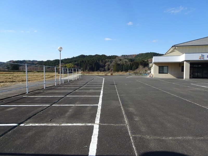 あじむ中央斎場 駐車場２