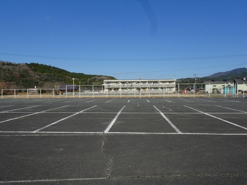 あじむ中央斎場 駐車場１