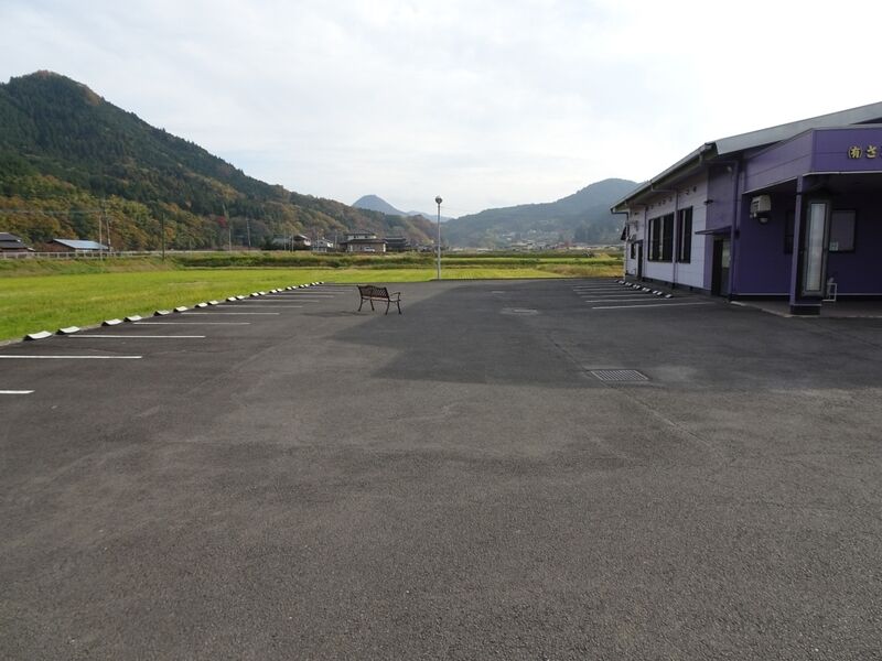 さとや葬儀社法輪斎場 駐車場１