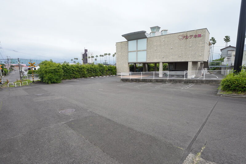 アルテ本郷 外観、駐車場