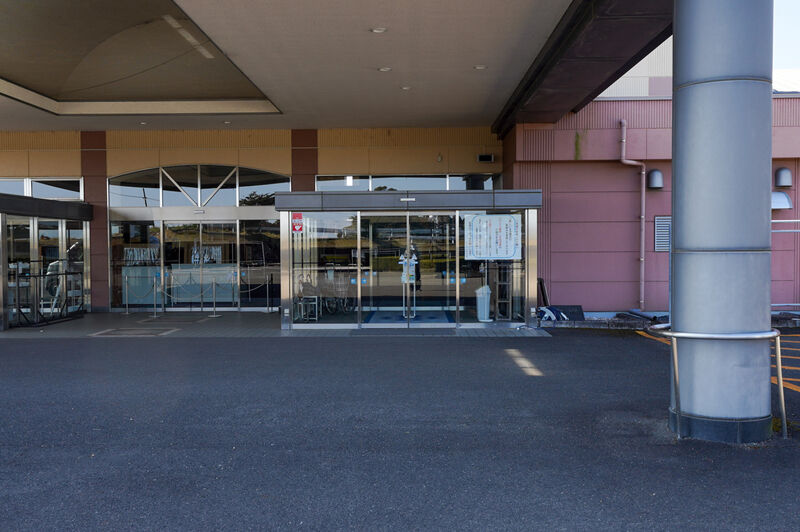 新富本館 入口