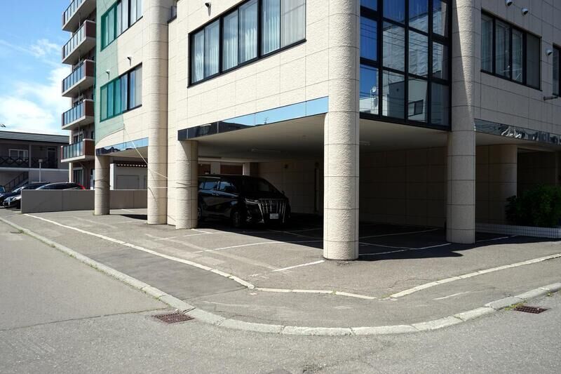 むすめやホール元町 駐車場