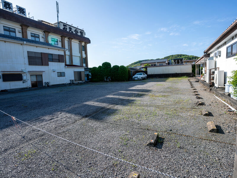 石丸会館日向斎場 駐車場1