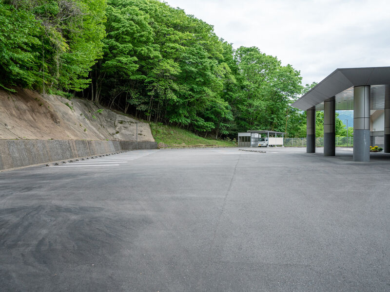 西臼杵斎場 駐車場