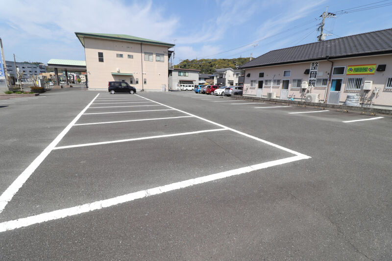 ルミエール伊集院 駐車場