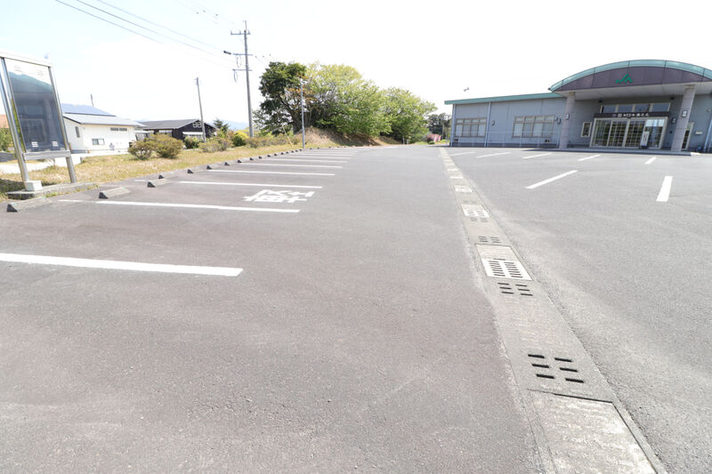 ルミエール湯之元 駐車場