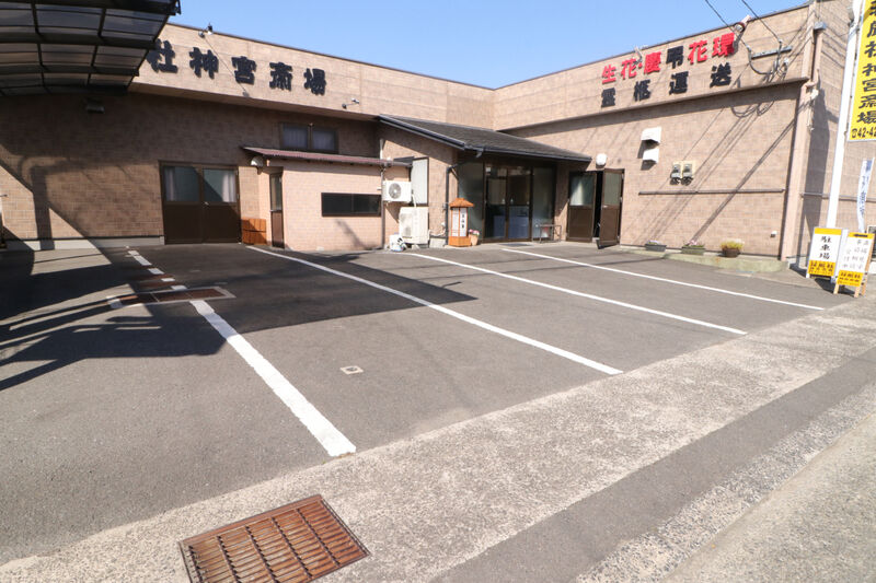 神宮斎場 駐車場1