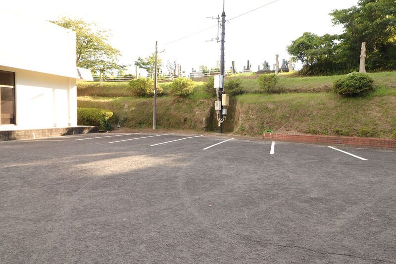 西薩火葬場 駐車場-1
