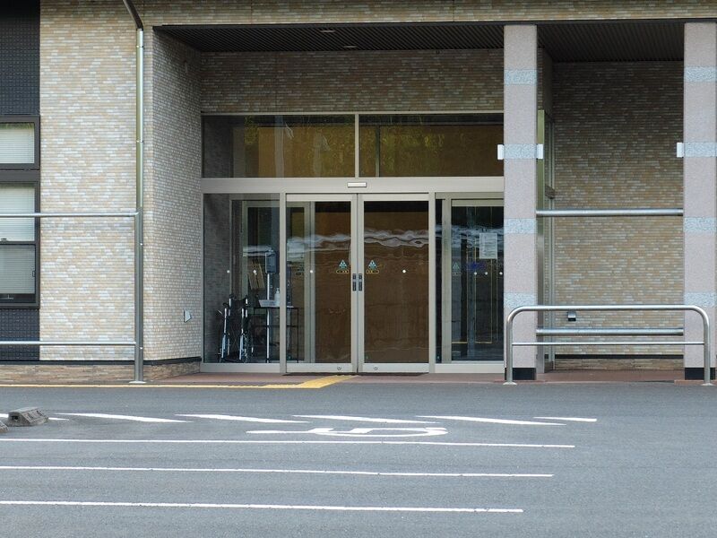 シティホール天神川 入口1