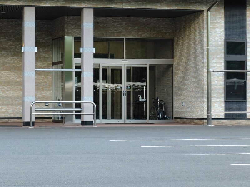 シティホール天神川 入口2