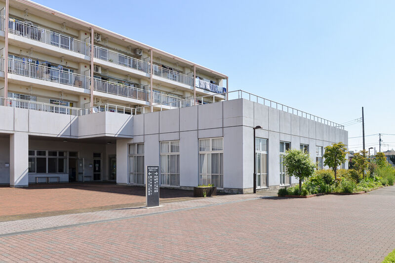 向原市民センター 外観１