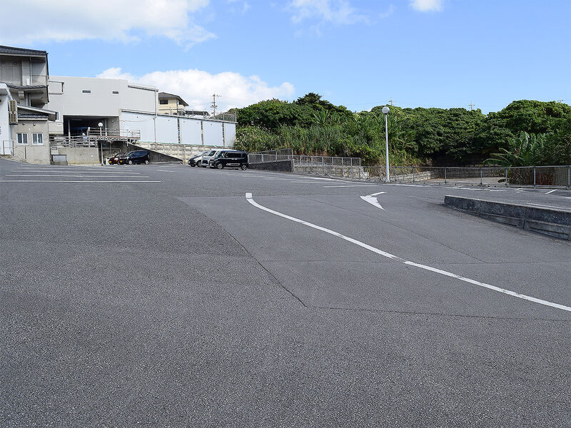 セレモニー中頭 駐車場1