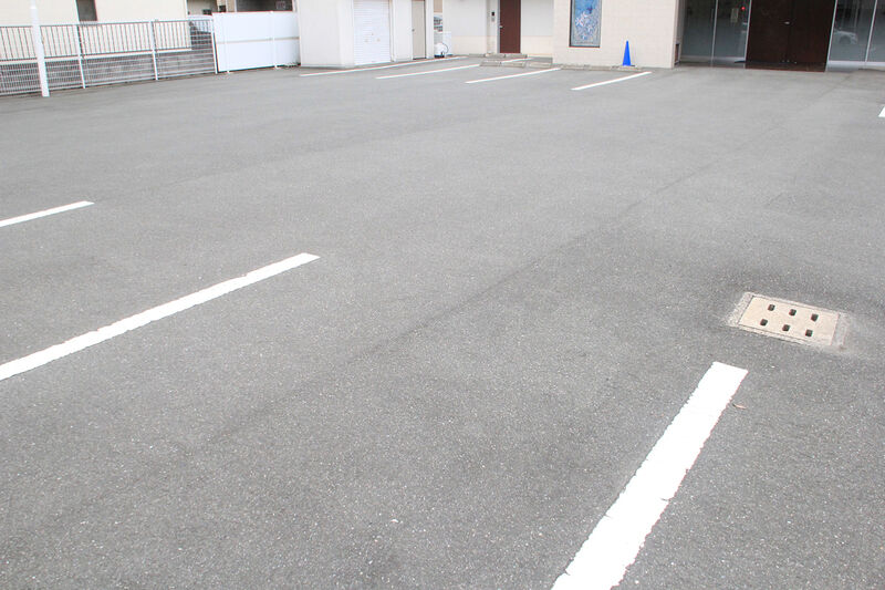 オクリエ愛知大学東店 駐車場
