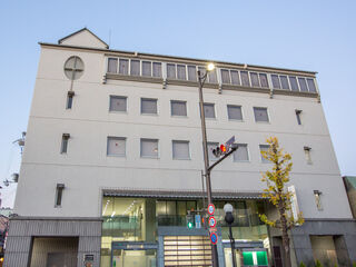 中央ブライトホール
