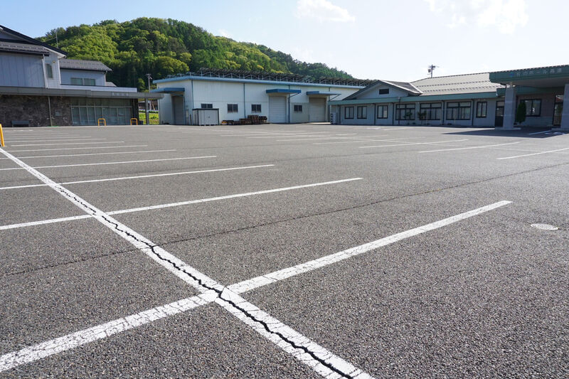 虹のホール高遠 駐車場