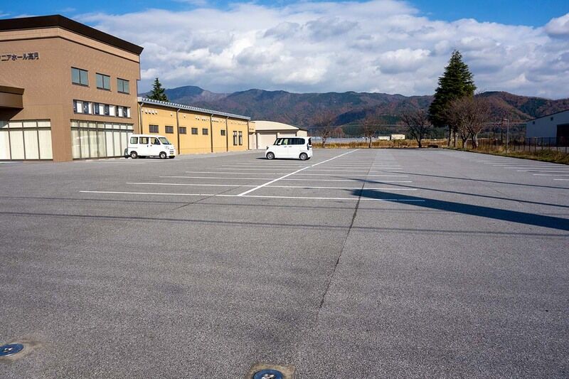 ソニアホール高月 駐車場1