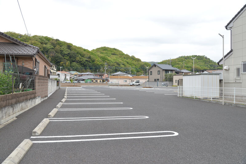 マルサン野百合ホール 駐車場