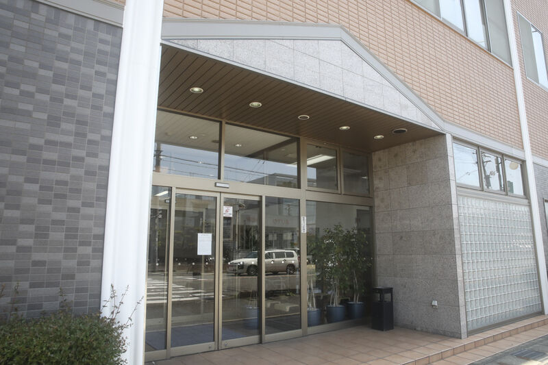 平安会館　味美斎場 玄関