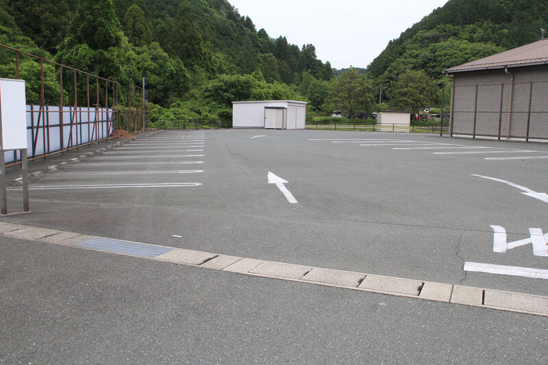 やすらぎホールほうらい 駐車場