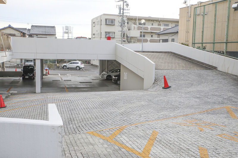 東名斎場 ー駐車場１