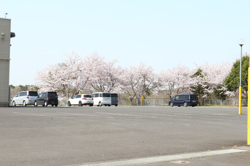 なめがた中央ホール 駐車場