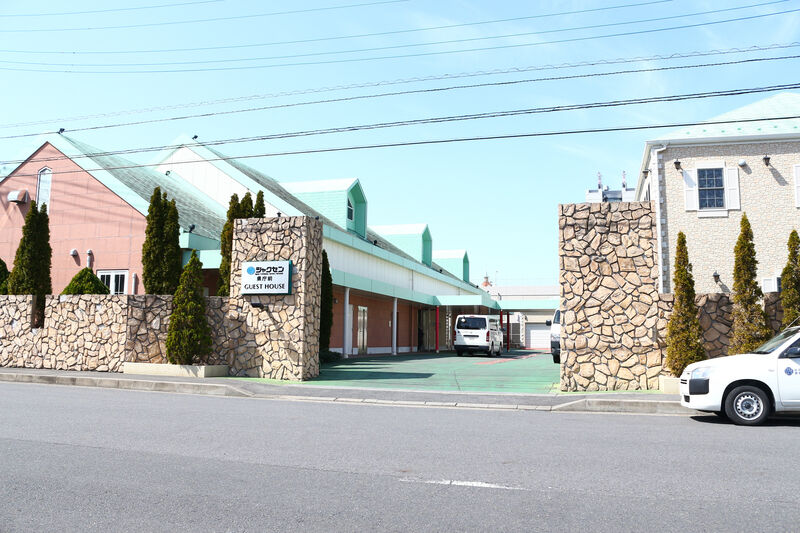 ジャクセン 県庁前ゲストハウス 外観１