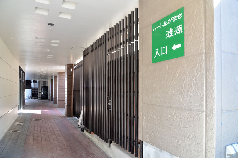 家族葬ホール　ハートながまち渡源 入口