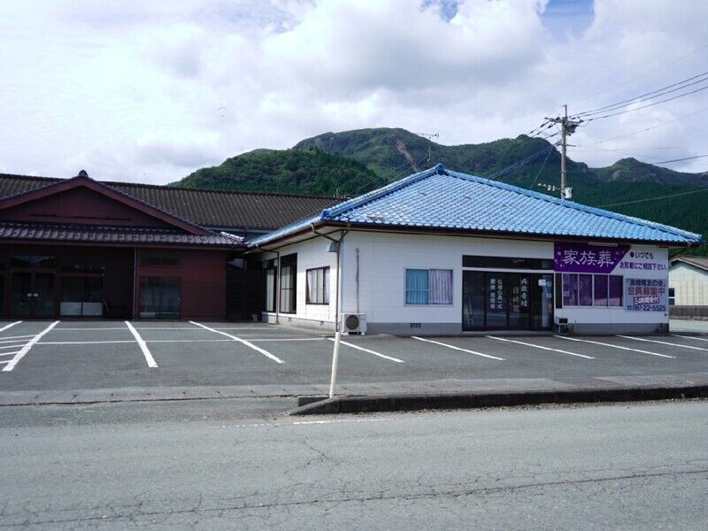 清峰院　内牧斎場 駐車場1
