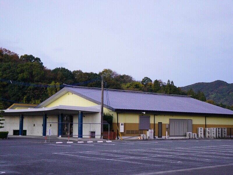 井芹斎場 外観2