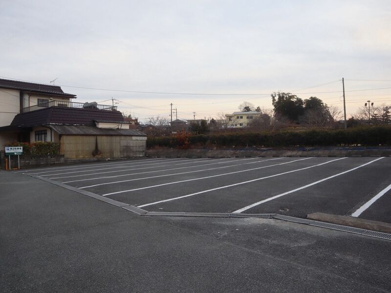 アルモニーホール松橋 駐車場3