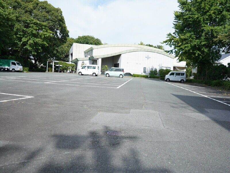 かずやコスメディア有明斎場 駐車場1