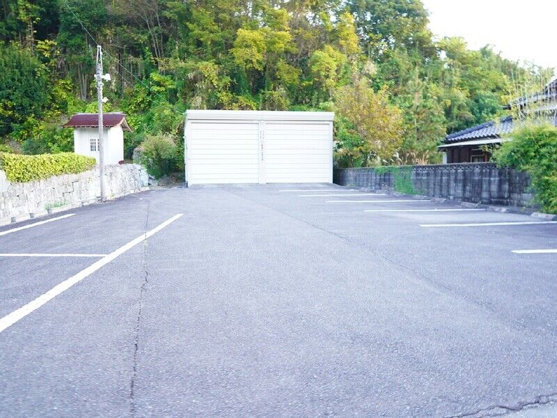 西山会館 駐車場
