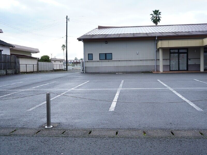 亀川斎苑 駐車場
