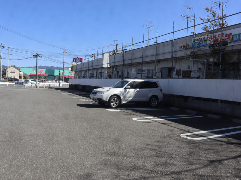 松江斎場 駐車場1