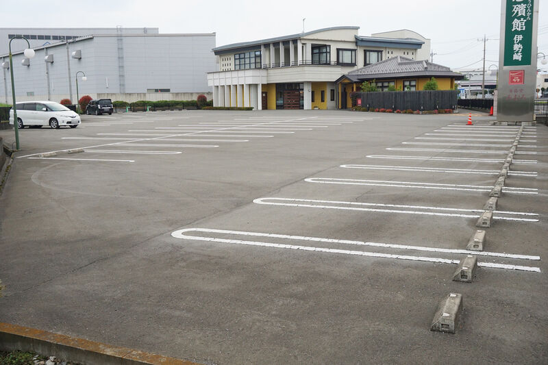 日典ラサ 想殯館 伊勢崎 駐車場