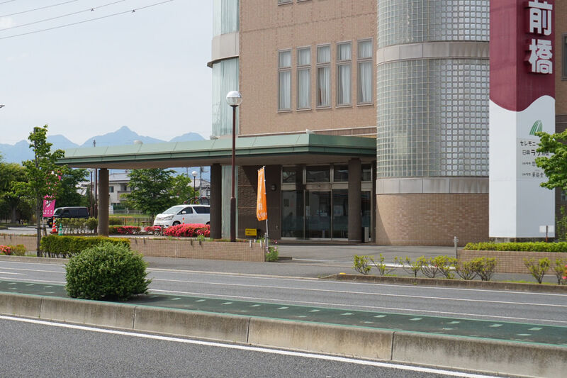 日典ラサ前橋 入口