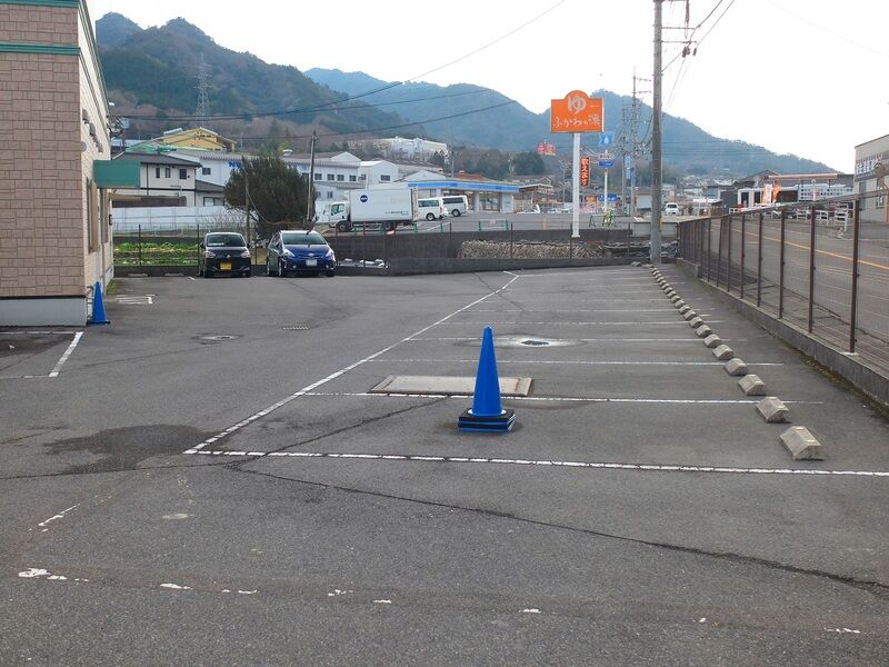小河原葬祭会館 駐車場2