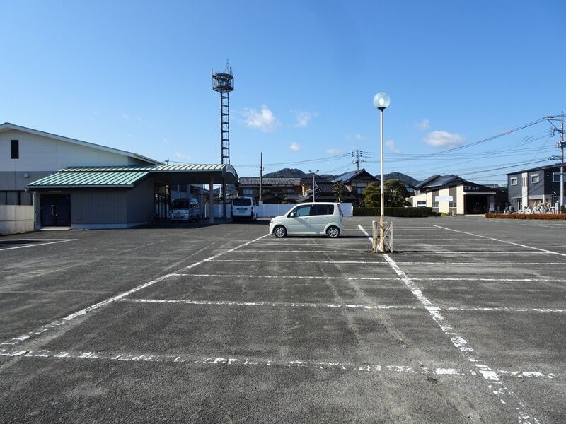 JAプレアホール塩田 駐車場１