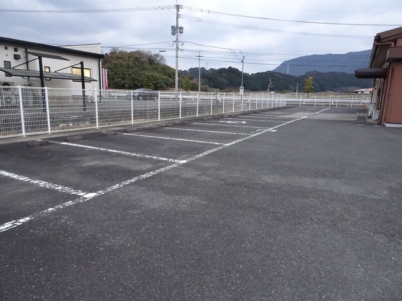JAプレアホール山内 駐車場１