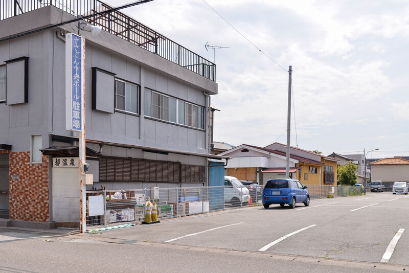 ささごん　中央ホール 駐車場