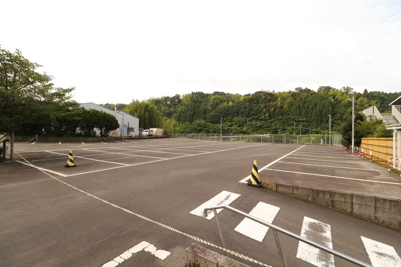 インター会館 駐車場2