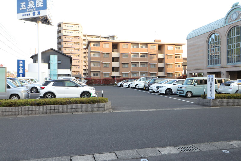 中央会館 駐車場