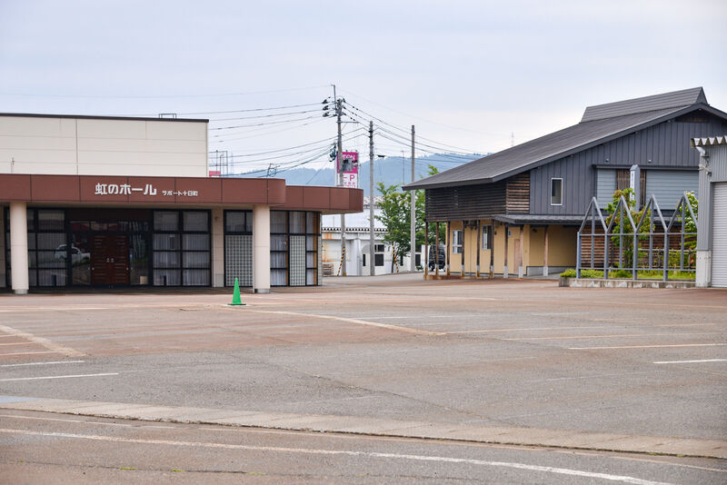 ラポート十日町葬祭センター　虹のホール 駐車場