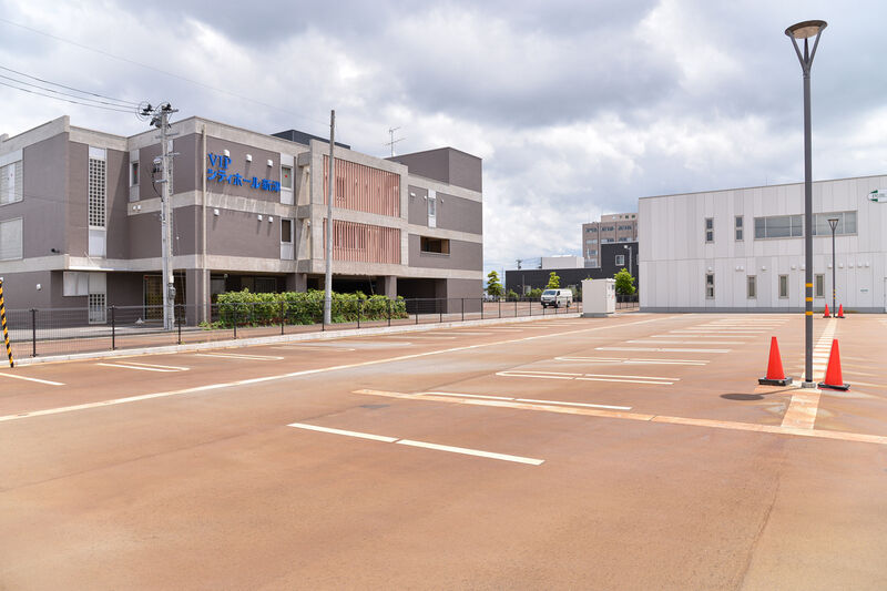 VIPシティホール新津 駐車場