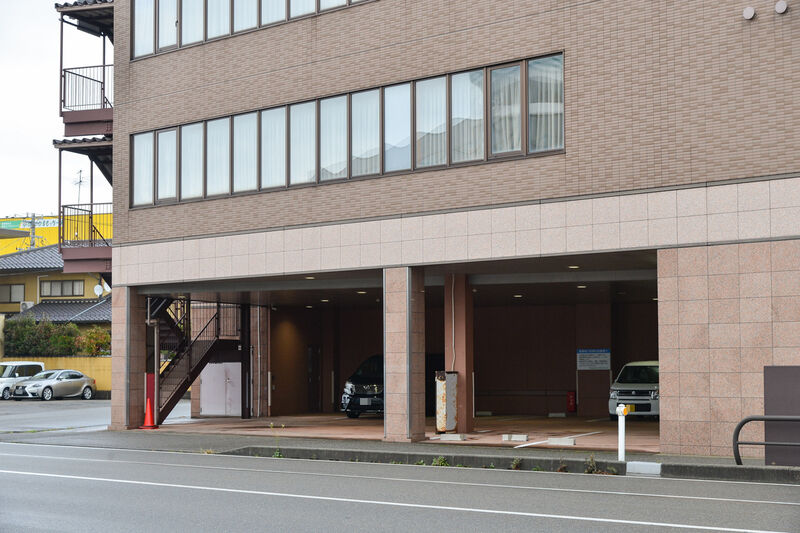 小松シティホール 駐車場