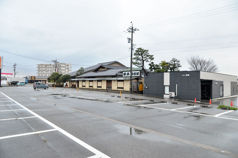 一休さんの米永　松任館 駐車場2